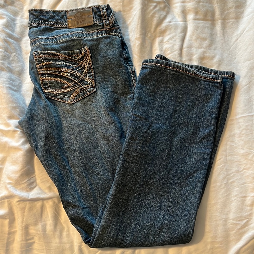 Maurice’s size 9/10 vintage wash straight leg jeans